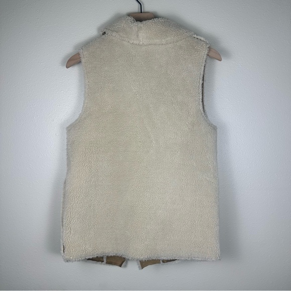 VELVET by GRAHAM & SPENCER Women's Small Rustic Chic Sherpa Waterfall Vest - Picture 8 of 8